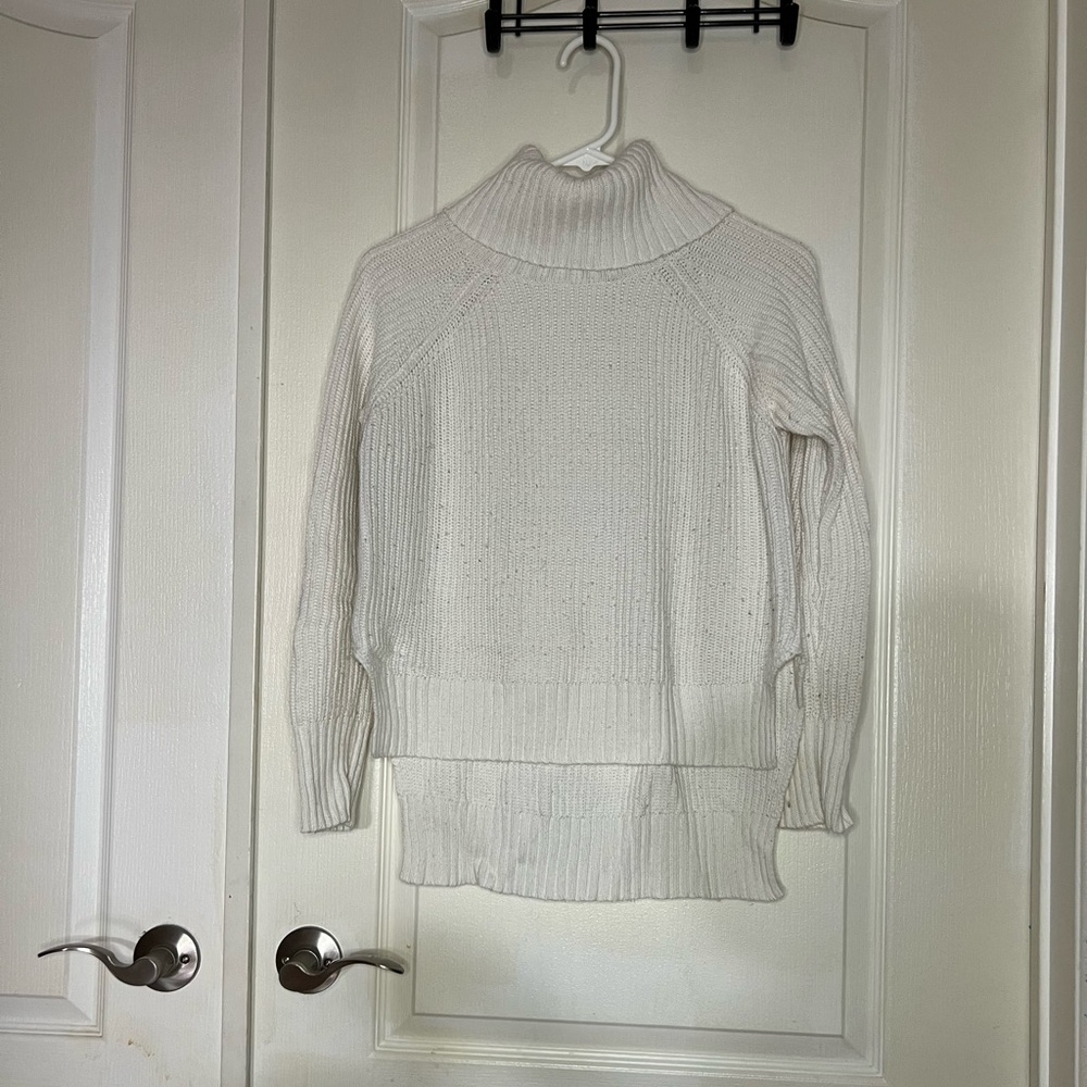 7 Sisters Size XS White Ribbed Mock Neck Sweater with Frilled Hem